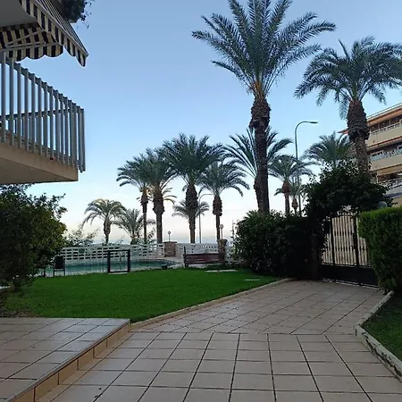 El Yate Sol Y Mar Apartment *